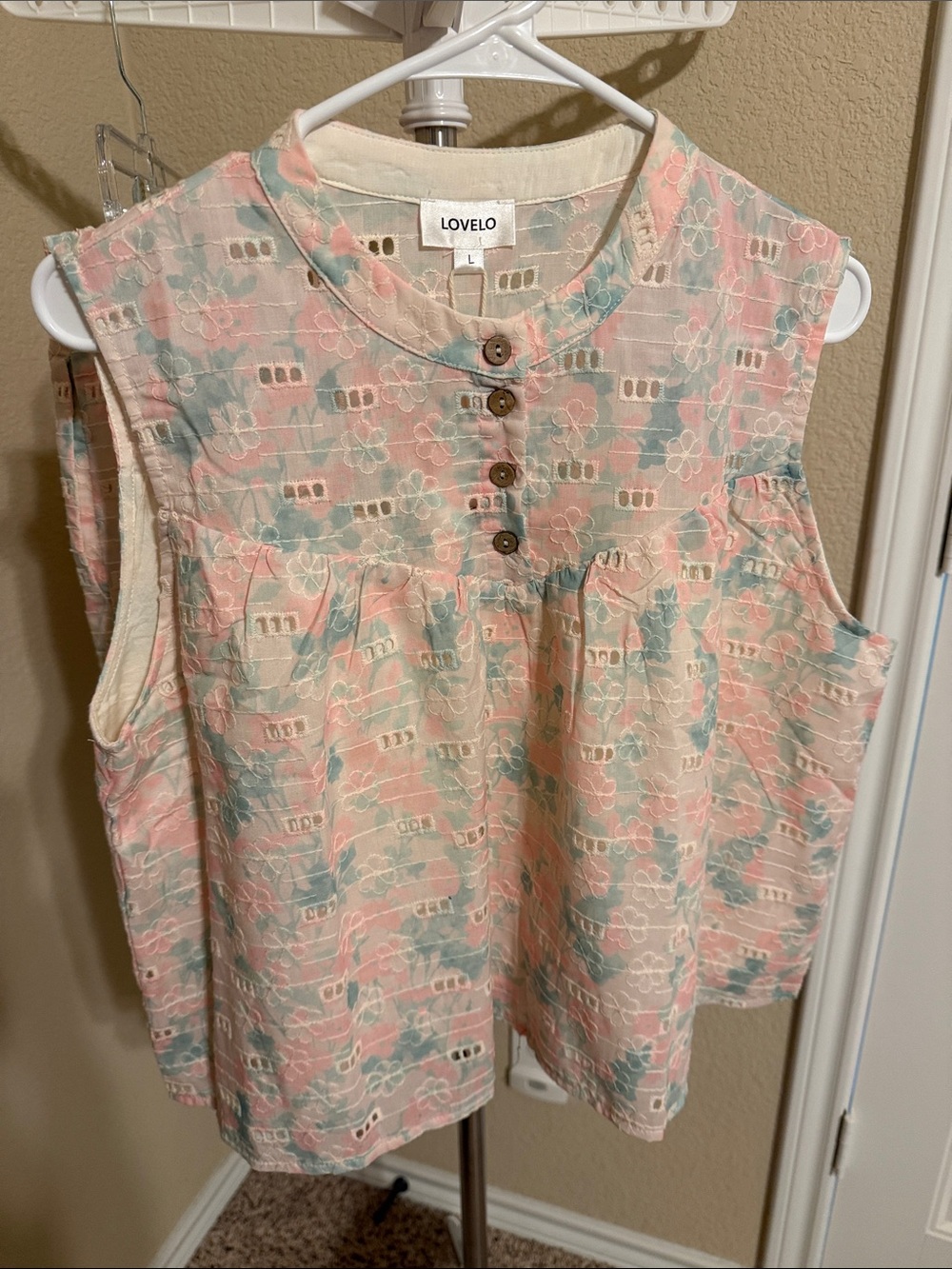 Love Sleeveless Floral Eyelet Set in Pastel Pink & Mint
